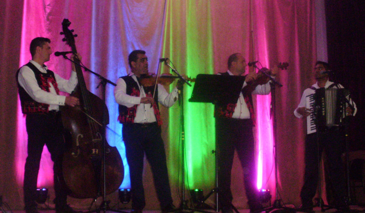 Posedenie s dôchodcami r. 2016