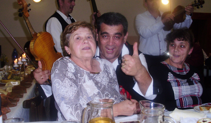 Posedenie s dôchodcami r. 2016