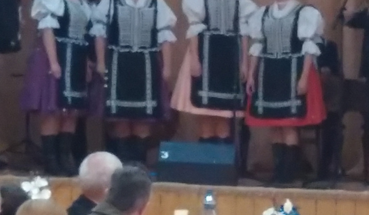 Posedenie z dôchodcami